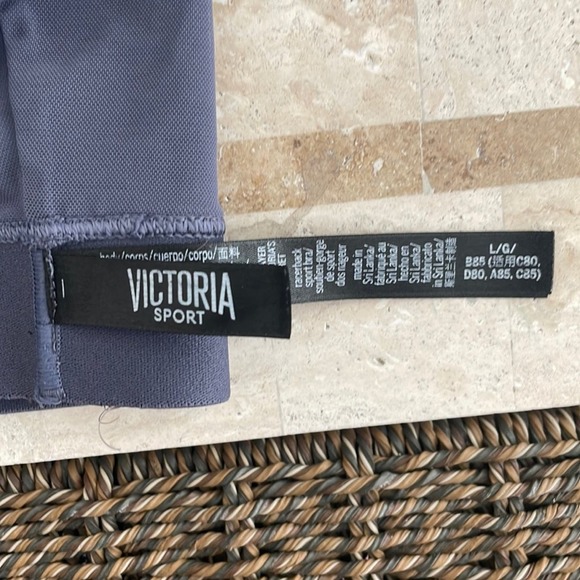 Victoria Secret The Player sports bra - Picture 3 of 6